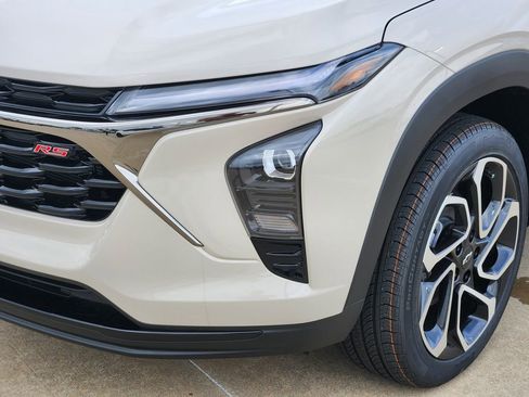 New 2026 Chevrolet Trax RS w/ Driver Confidence Package FWD image 6