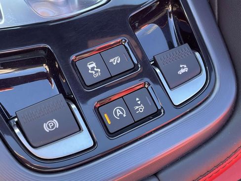 Used 2020 Jaguar F-TYPE R image 24