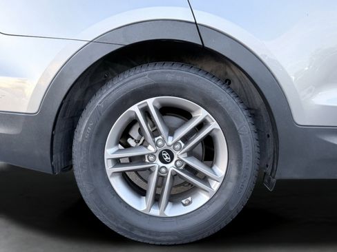 Used 2017 Hyundai Santa Fe Sport image 10