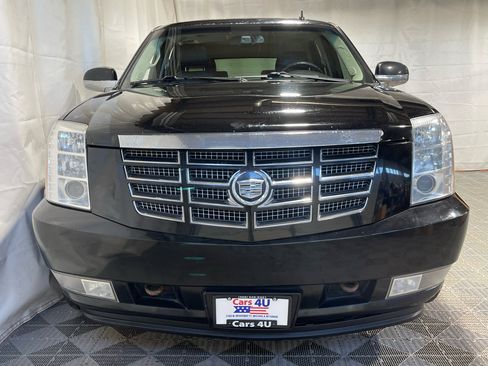 Used 2012 Cadillac Escalade Luxury image 2