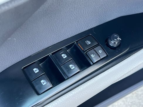 Used 2018 Toyota Camry LE image 14