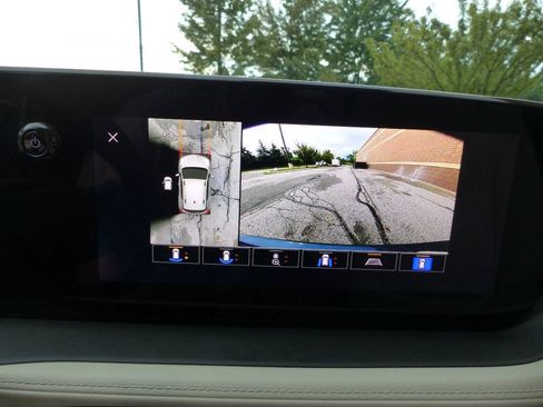 Used 2026 Buick Encore GX Avenir w/ Avenir Technology Package AWD/4WD image 34