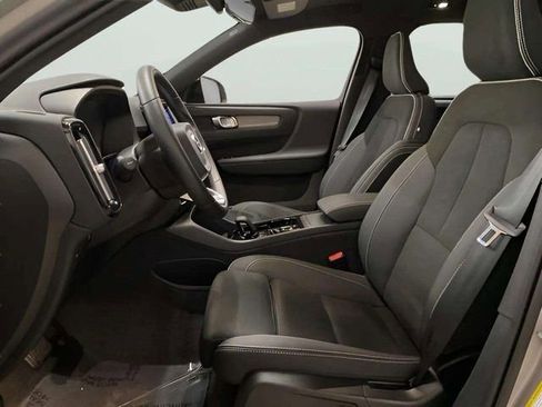 Used 2025 Volvo XC40 B5 Plus AWD/4WD image 61
