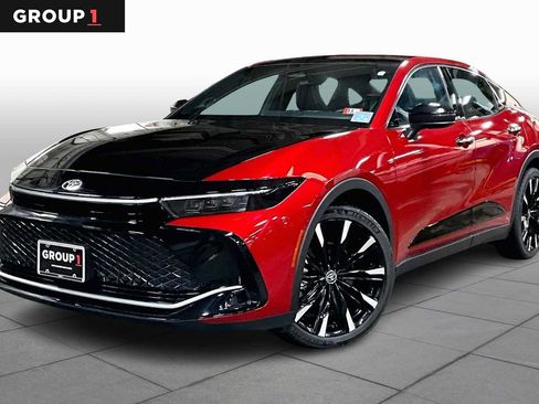 Used 2023 Toyota Crown Platinum image 1