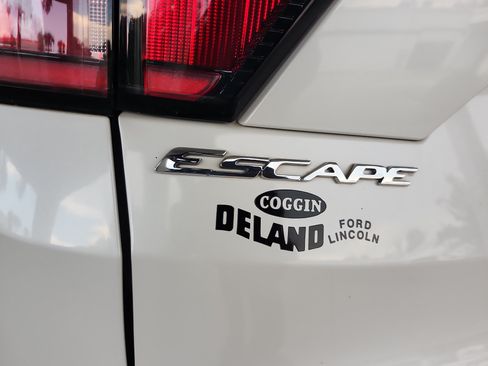 Used 2017 Ford Escape Titanium FWD image 26