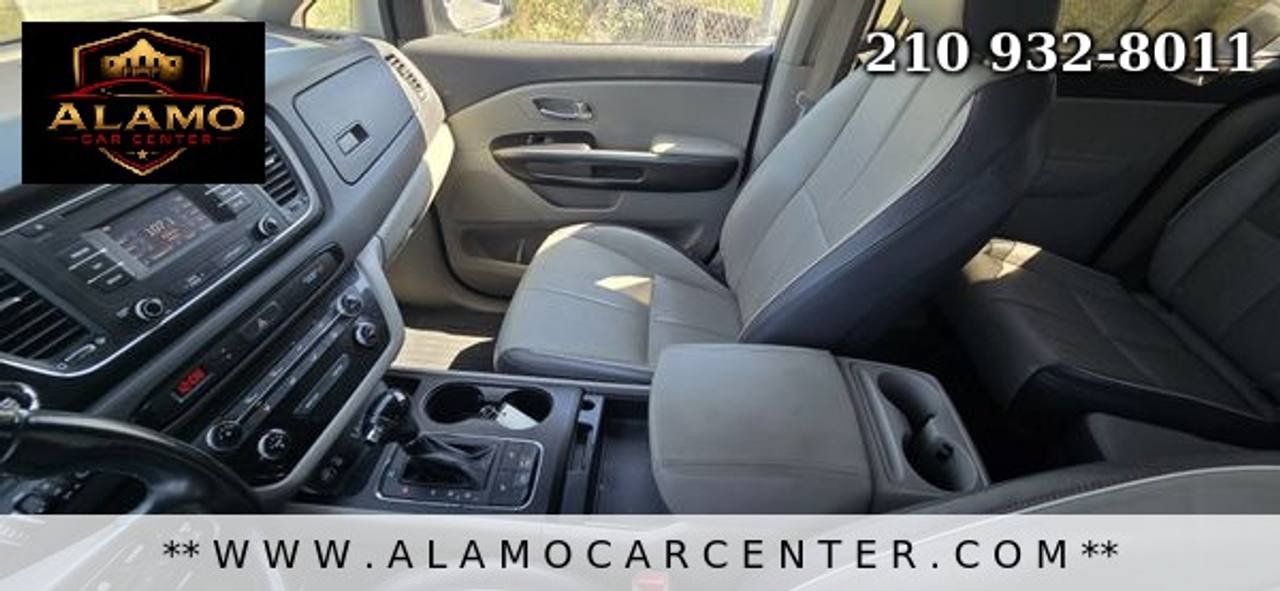Used 2017 Kia Sedona LX w/ LX Essentials Premium Package FWD image 40