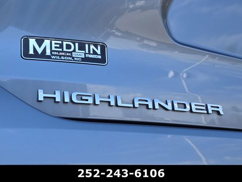 Used 2021 Toyota Highlander XLE image 49