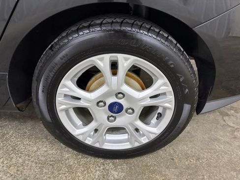 Used 2015 Ford Fiesta SE w/ Comfort Package FWD image 7