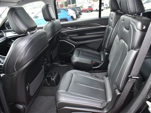 Used 2022 Jeep Grand Cherokee L Limited AWD/4WD image 26