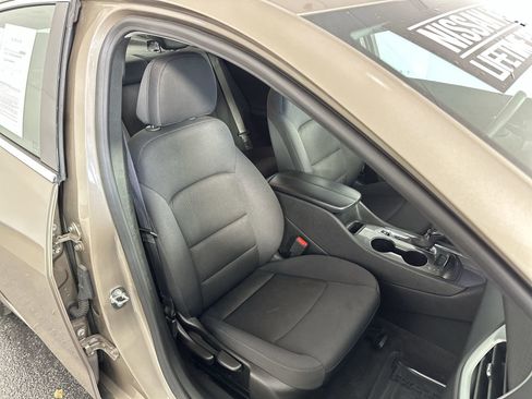 Used 2024 Chevrolet Malibu LT image 31