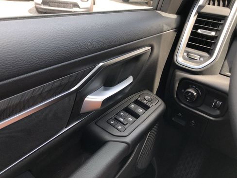 New 2026 RAM 1500 4x4 Crew Cab image 12