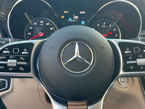 Used 2021 Mercedes-Benz GLC 300 image 23