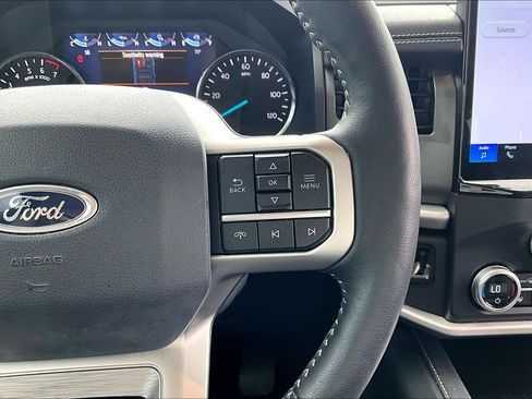 Used 2024 Ford Expedition XLT RWD image 26