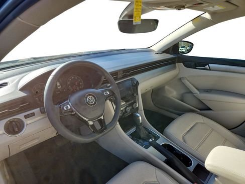 Used 2022 Volkswagen Passat 2.0T SE image 9