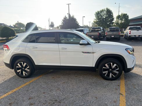 Used 2021 Volkswagen Atlas Cross Sport SE FWD image 4