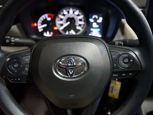 Used 2022 Toyota Corolla LE FWD image 17