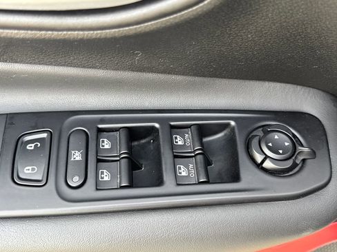 Used 2023 Jeep Renegade Trailhawk w/ Trailhawk Elite Group image 21