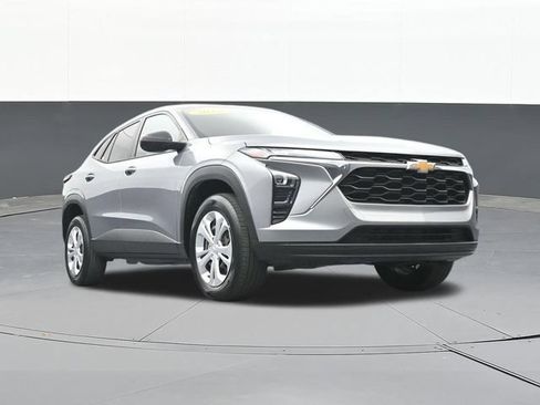 Used 2024 Chevrolet Trax LS FWD image 51