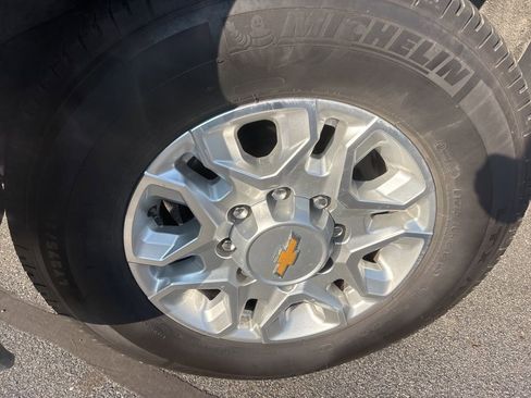 Certified 2024 Chevrolet Silverado 2500 LT w/ Convenience Package image 20