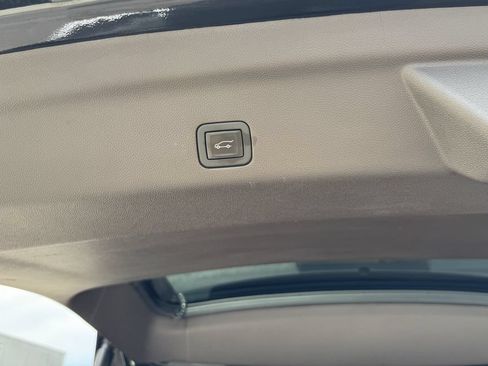 Used 2024 Cadillac Escalade Premium Luxury w/ LPO, Floor Liner Package AWD/4WD image 11