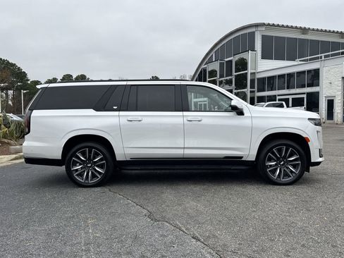 Used 2023 Cadillac Escalade ESV Sport Platinum image 11