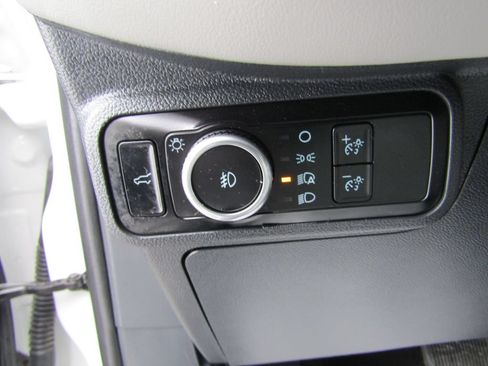 Used 2025 Ford Explorer Active w/ Active Comfort Package AWD/4WD image 26
