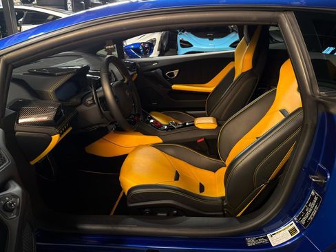 Used 2020 Lamborghini Huracan EVO image 13