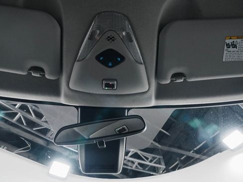 Used 2021 Toyota C-HR LE image 36