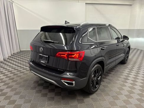 Used 2023 Volkswagen Taos SE AWD/4WD image 5