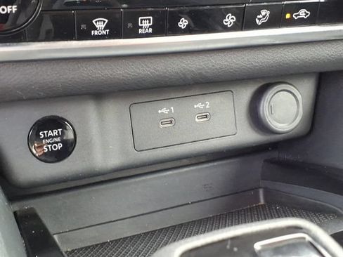 Used 2025 Nissan Rogue SV FWD image 9