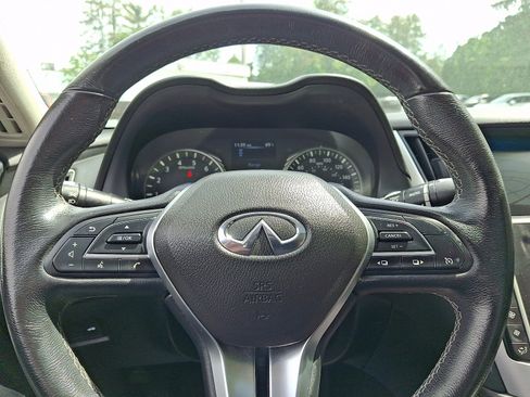 Used 2019 INFINITI Q50 Luxe w/ Essential Package (3.0T Luxe) AWD/4WD image 19