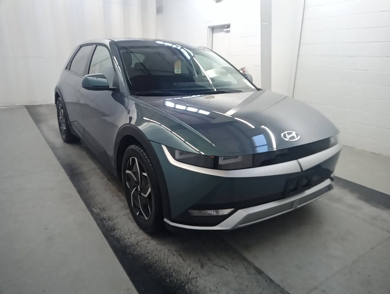Used 2024 Hyundai Ioniq 5 SEL RWD image 4