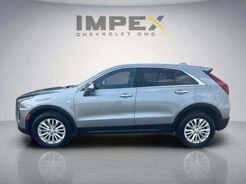 Used 2024 Cadillac XT4 Luxury FWD image 2