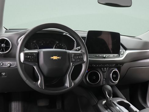 Used 2025 Chevrolet Blazer LT AWD/4WD image 6