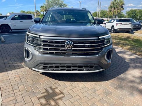Used 2025 Volkswagen Atlas SE FWD image 9