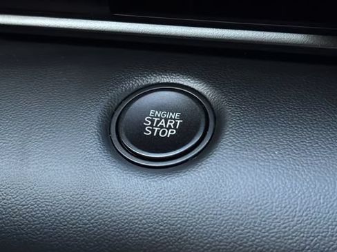 Used 2025 Hyundai Elantra Sport FWD image 28