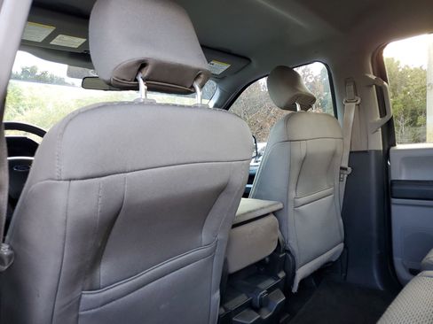 Used 2015 Ford F150 XLT image 13