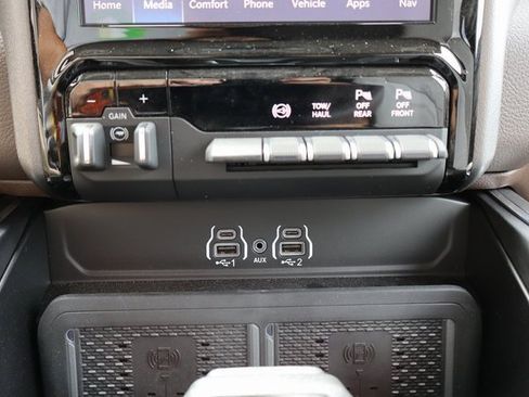 Used 2025 RAM 2500 Laramie w/ Towing Technology Group image 28