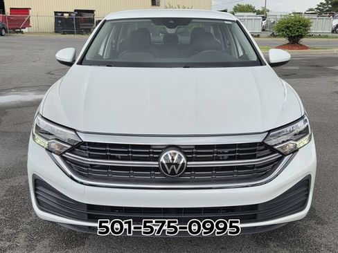 Used 2024 Volkswagen Jetta SE w/ Black Wheel Package FWD image 6