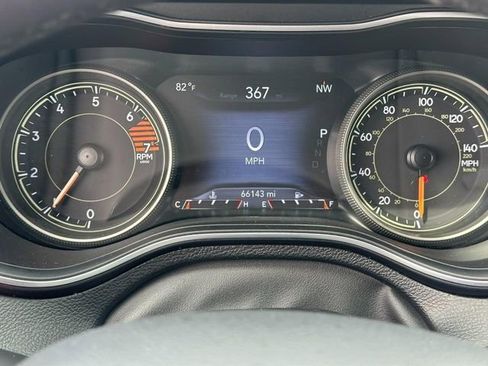 Used 2023 Jeep Cherokee Altitude Lux image 18