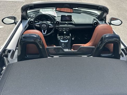 Used 2022 MAZDA MX-5 Miata Grand Touring w/ Weather Package RWD image 10