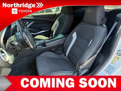 Used 2017 Chevrolet Camaro LT RWD image 6