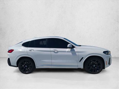 Used 2024 BMW X4 xDrive30i w/ M Sport Package AWD/4WD image 4