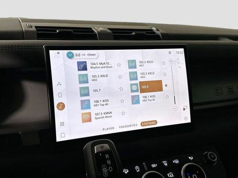 Certified 2025 Land Rover Defender 110 V8 image 11