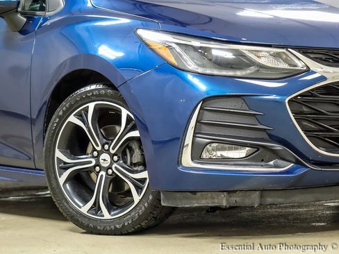 Certified 2019 Chevrolet Cruze LT w/ RS Package image 4