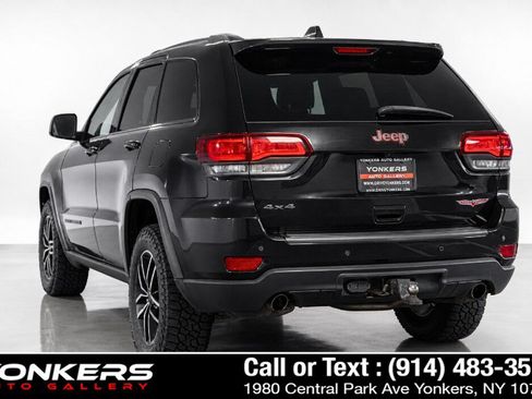 Used 2019 Jeep Grand Cherokee Trailhawk w/ Trailhawk Luxury Group AWD/4WD image 9
