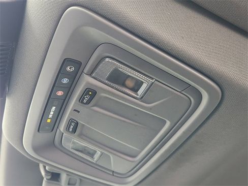 Used 2024 Chevrolet Silverado 1500 LT image 25