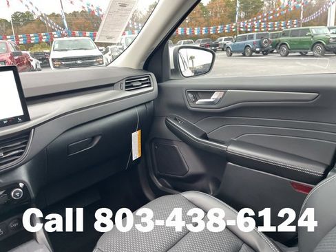 New 2026 Ford Escape SE image 18