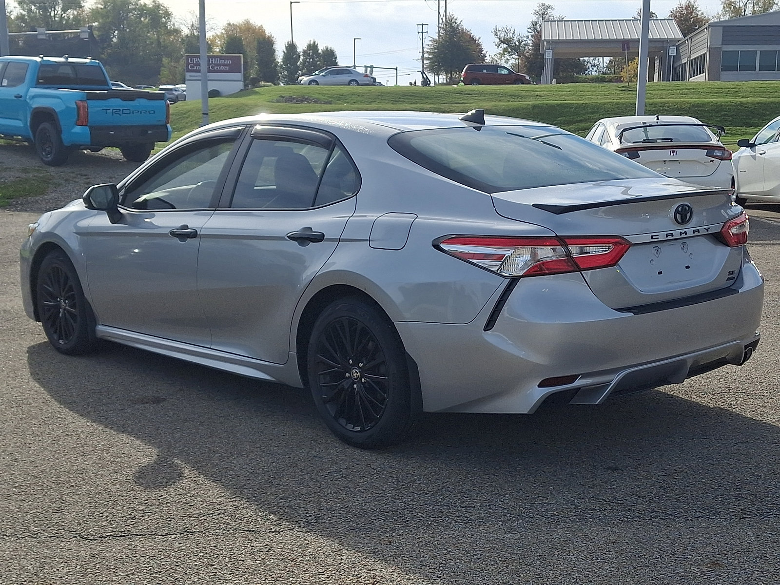 Used 2020 Toyota Camry SE AWD/4WD image 4