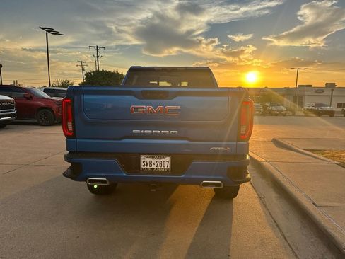 Used 2023 GMC Sierra 1500 AT4 w/ AT4 Premium Package AWD/4WD image 4